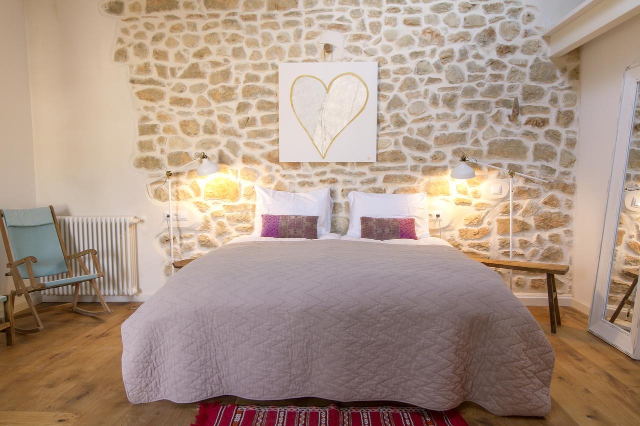 לוסטה Home Hotel The Pink Pepper Tree מראה חיצוני תמונה