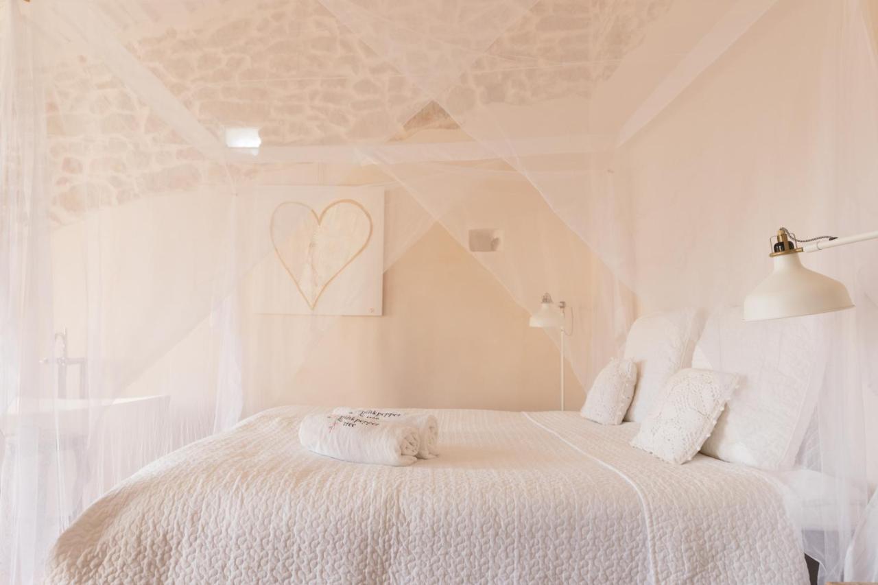 לוסטה Home Hotel The Pink Pepper Tree מראה חיצוני תמונה